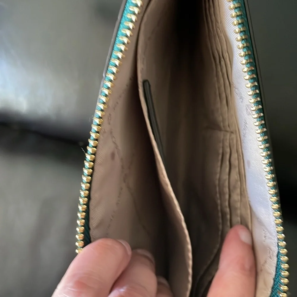 Michael Kors Jet Set Travel Croc Embossed Leather XL Zip Clutch LikeNew Emerald - Picture 4 of 6